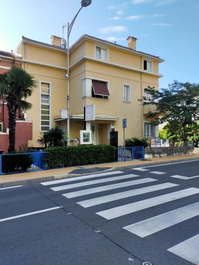 Apartments Ivna Bilek Опатия Екстериор снимка