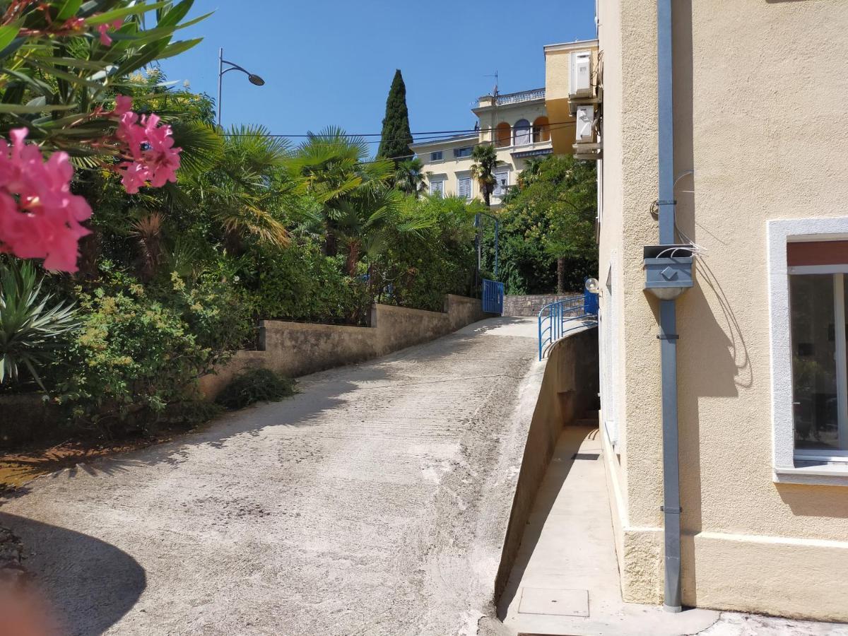 Apartments Ivna Bilek Опатия Екстериор снимка