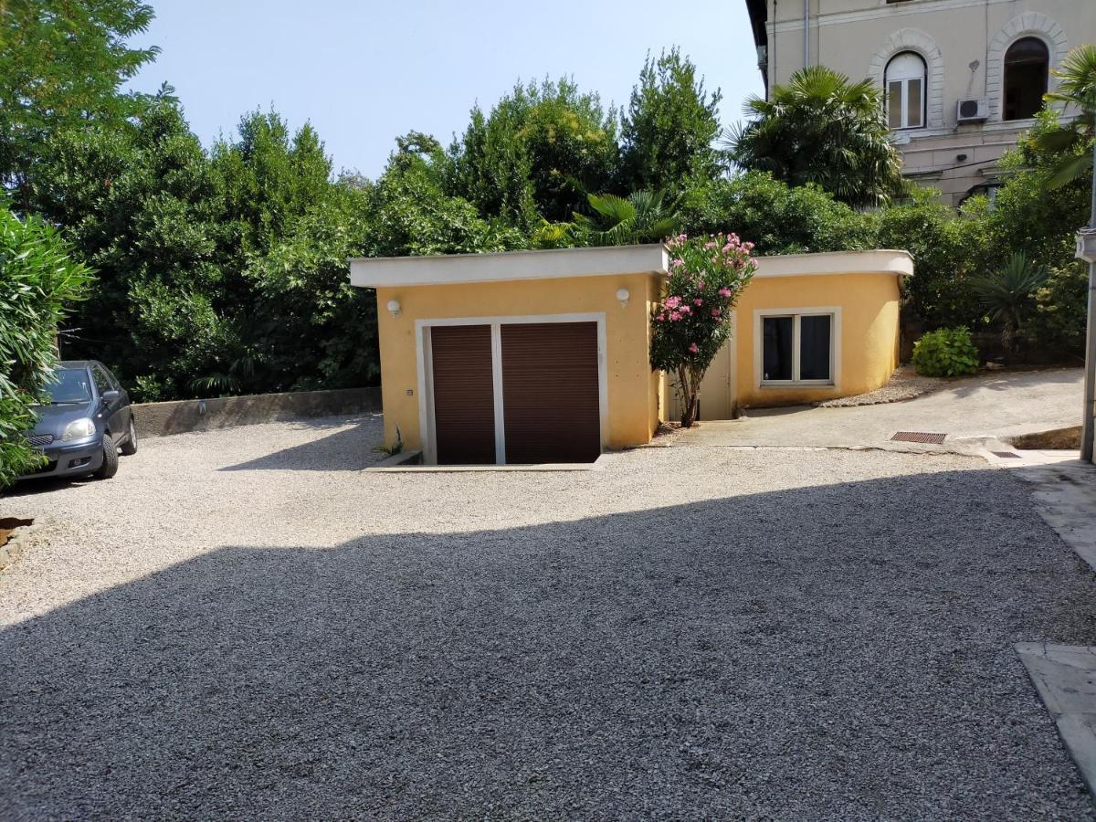Apartments Ivna Bilek Опатия Екстериор снимка